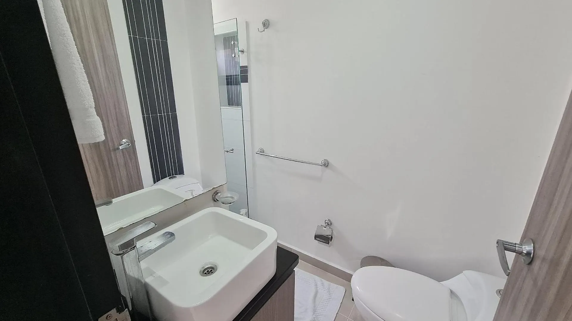 505 Moderno Aparta-Suite En Versalles Tipo Loft - Cali Tower Suites & Lofts 0*,